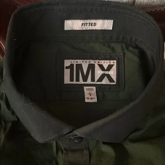 Express 1MX Green Fitted Dress Shirt Size Large SALE - Picture 2 of 5